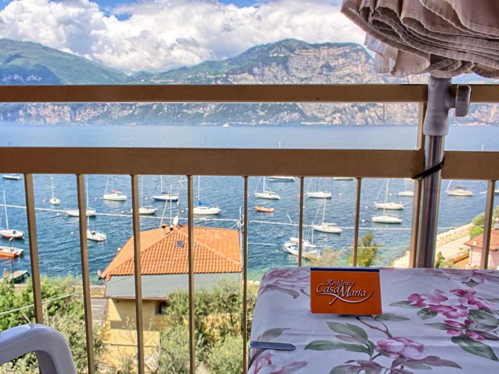 residence-gardasee-brenzone-einzimmerwohnung-casamaria-balkon-seeblick-06